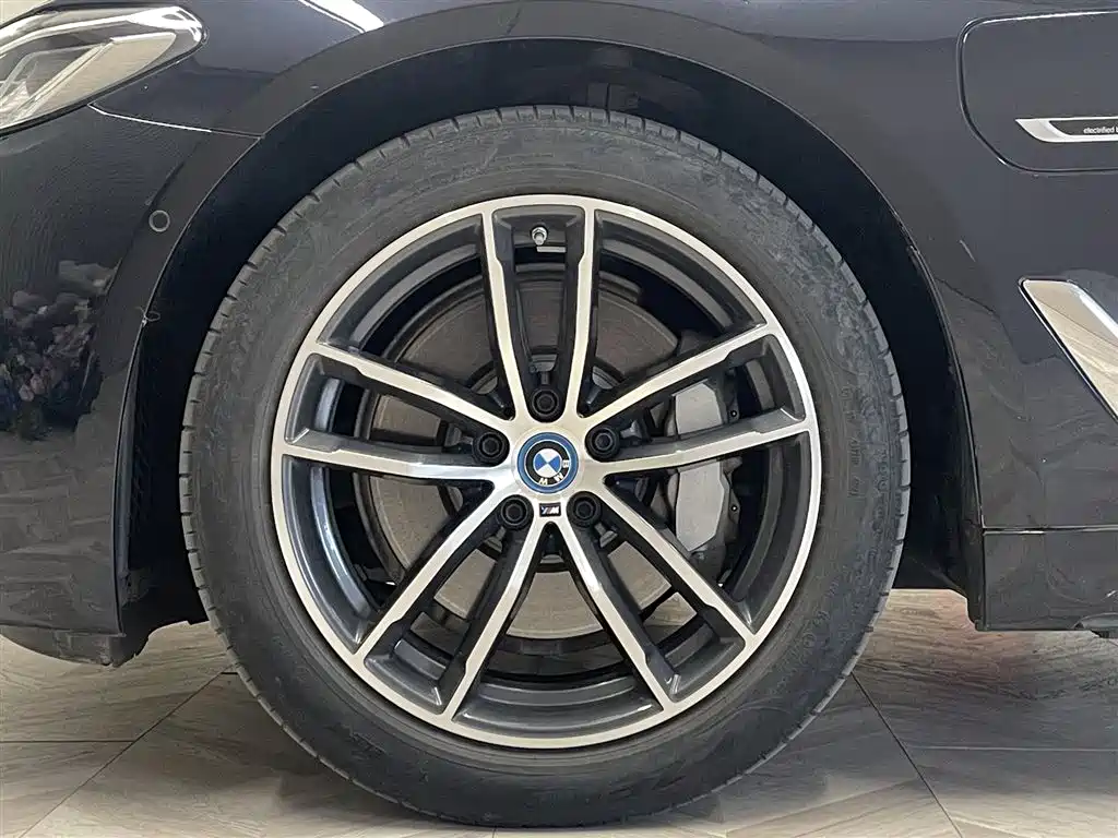 BMW BMW 5 Series Hybrid 2021 Model 535Le M Sport Package 2021 - thumbnail 11