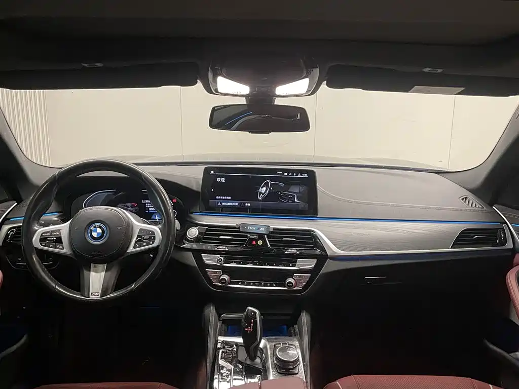 BMW BMW 5 Series Hybrid 2021 Model 535Le M Sport Package 2021 - thumbnail 12