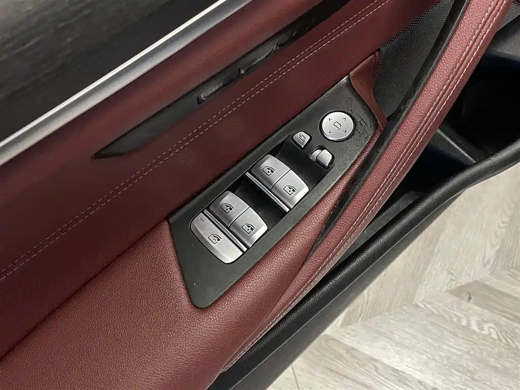 BMW BMW 5 Series Hybrid 2021 Model 535Le M Sport Package 2021 - thumbnail 21
