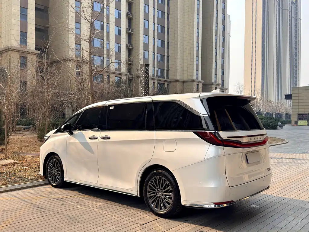 Lexus Lexus LM 2023 500h Six-Seat Executive Version 2024 - thumbnail 7