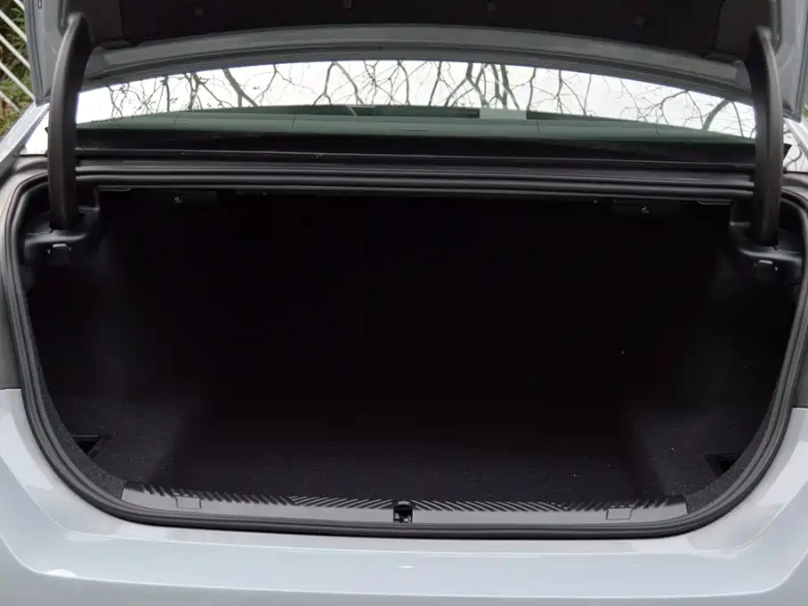 BMW BMW 5 Series Import 2024 525i M Sport Package 2025 - thumbnail 14