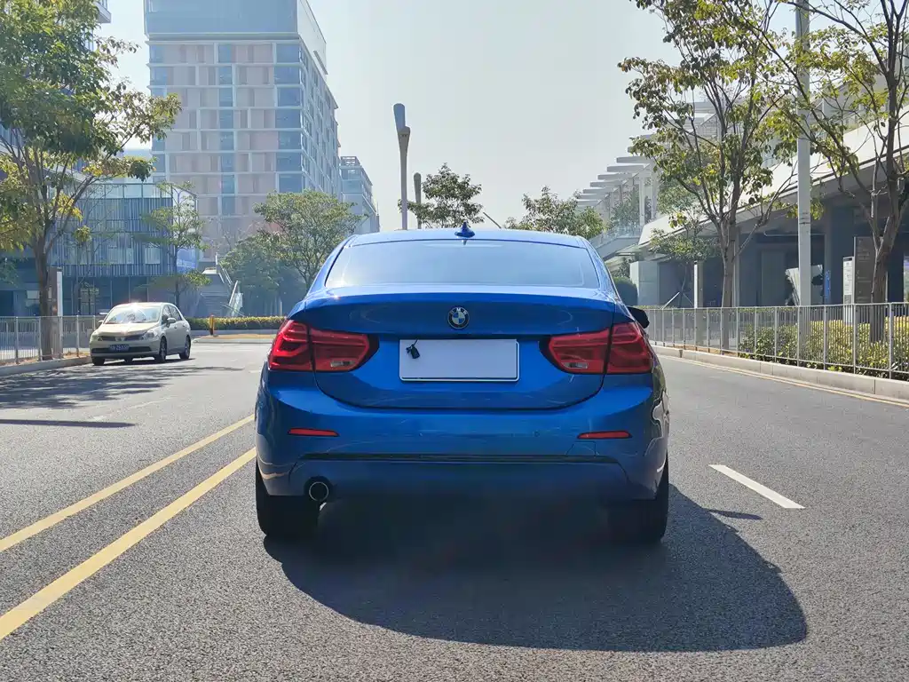 BMW BMW 1 Series 2018 118i Sport Line 2018 - thumbnail 5