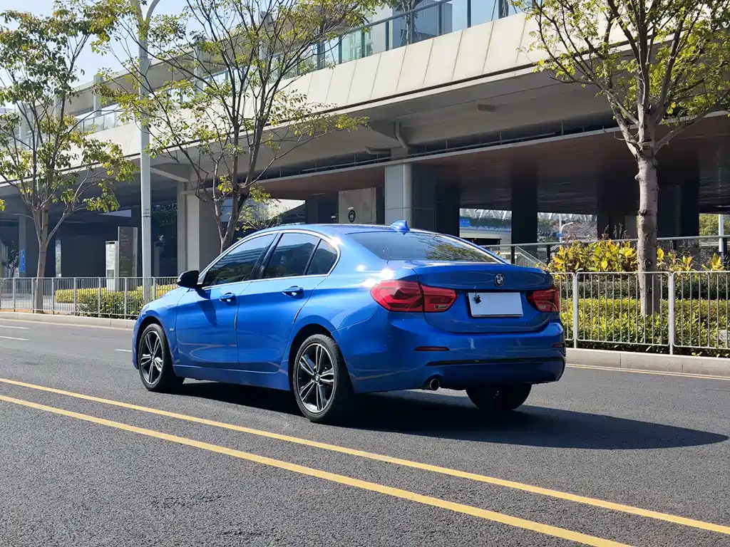 BMW BMW 1 Series 2018 118i Sport Line 2018 - thumbnail 7