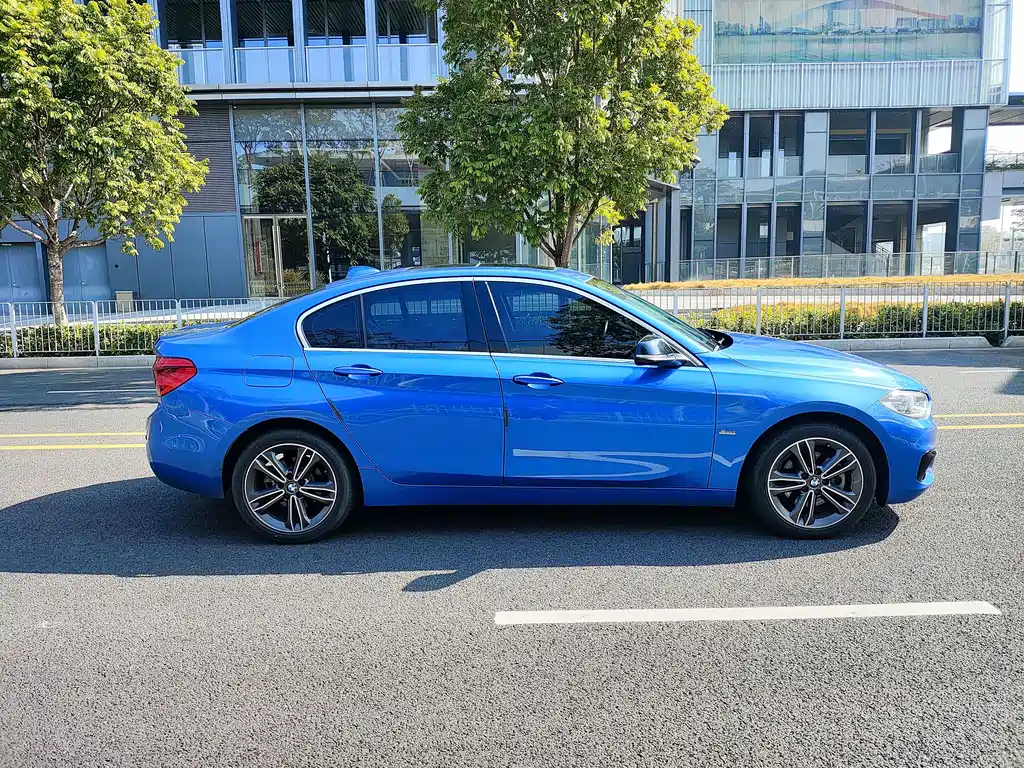 BMW BMW 1 Series 2018 118i Sport Line 2018 - thumbnail 8