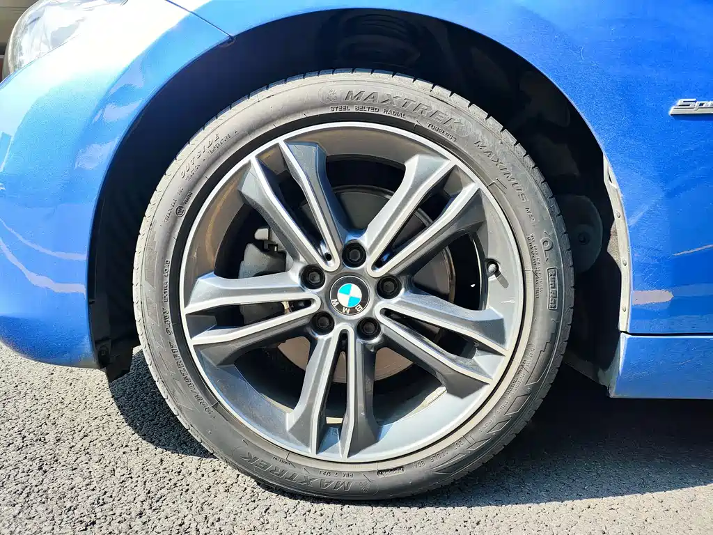 BMW BMW 1 Series 2018 118i Sport Line 2018 - thumbnail 17