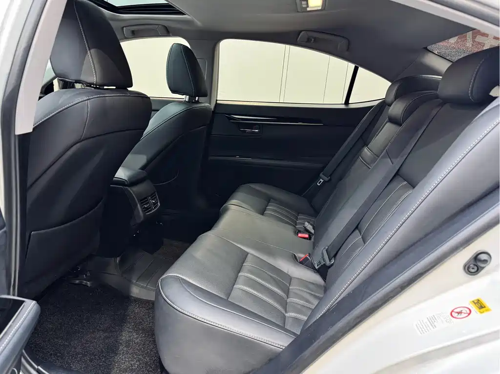 Lexus Lexus ES 2015 ES 200 Luxury Edition 2017 - thumbnail 10