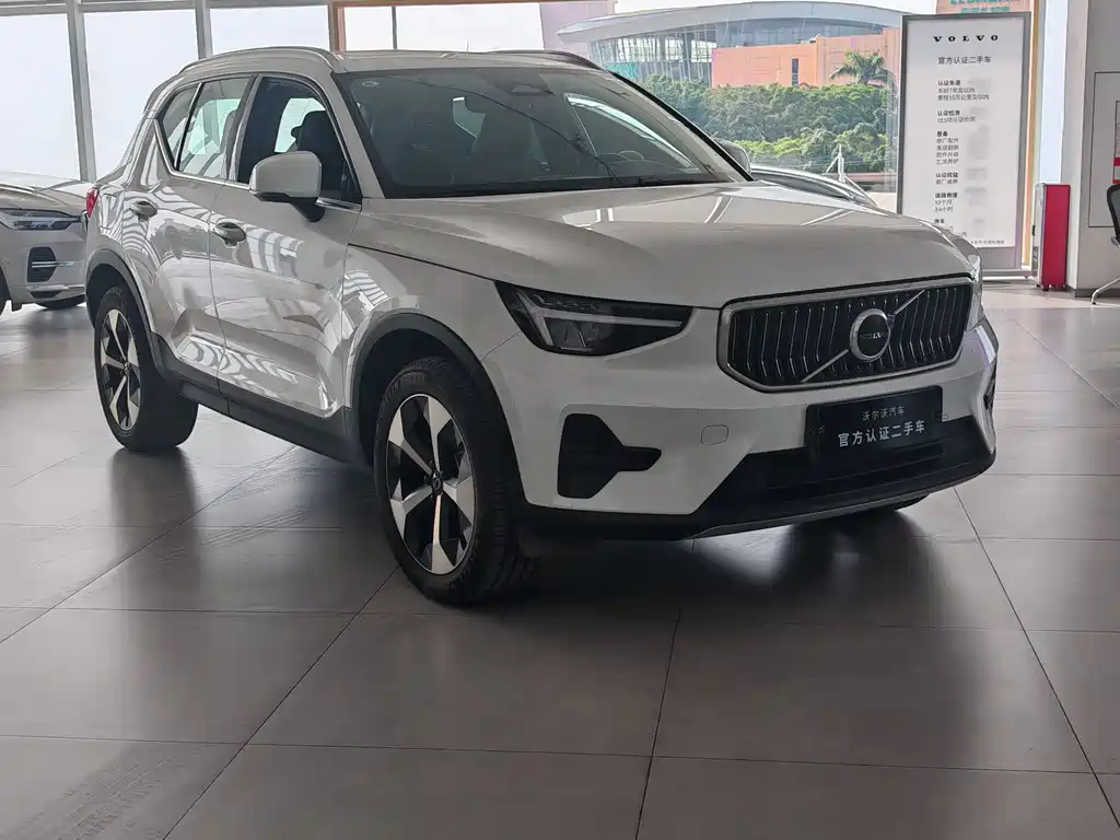 Volvo Volvo XC40 2025 B4 AWD Ultimate Luxury Edition 2024 - thumbnail 3