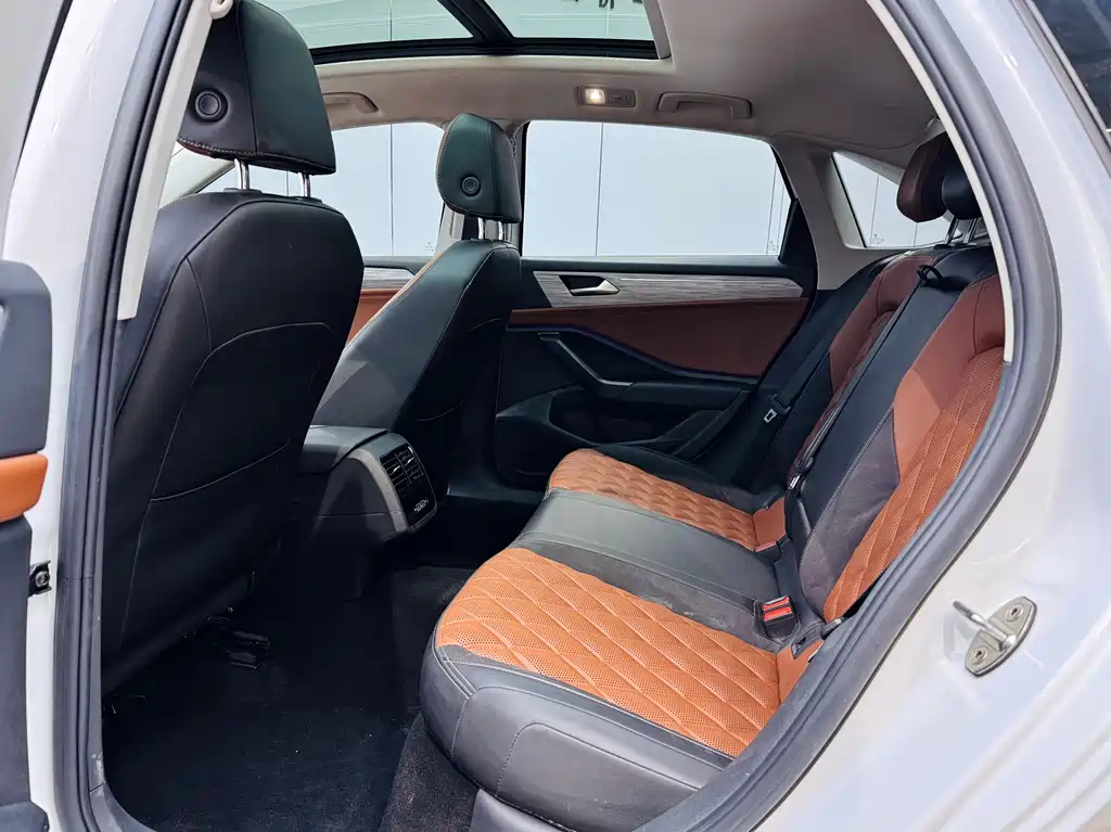 Volkswagen Volkswagen Sagitar 2023 300TSI DSG Excellence Edition 2022 - thumbnail 10