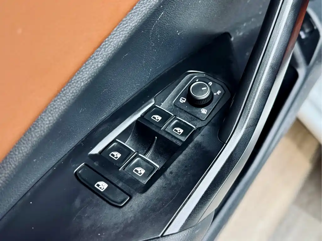 Volkswagen Volkswagen Sagitar 2023 300TSI DSG Excellence Edition 2022 - thumbnail 11