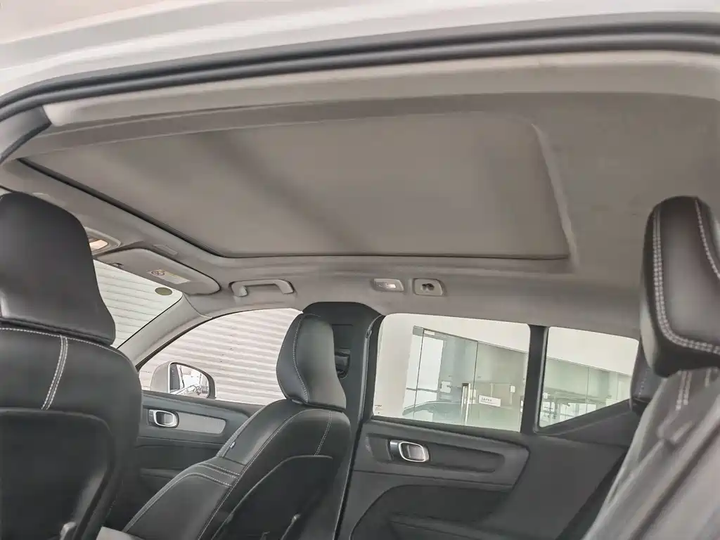 Volvo Volvo XC40 2025 B4 AWD Ultimate Luxury Edition 2024 - thumbnail 17