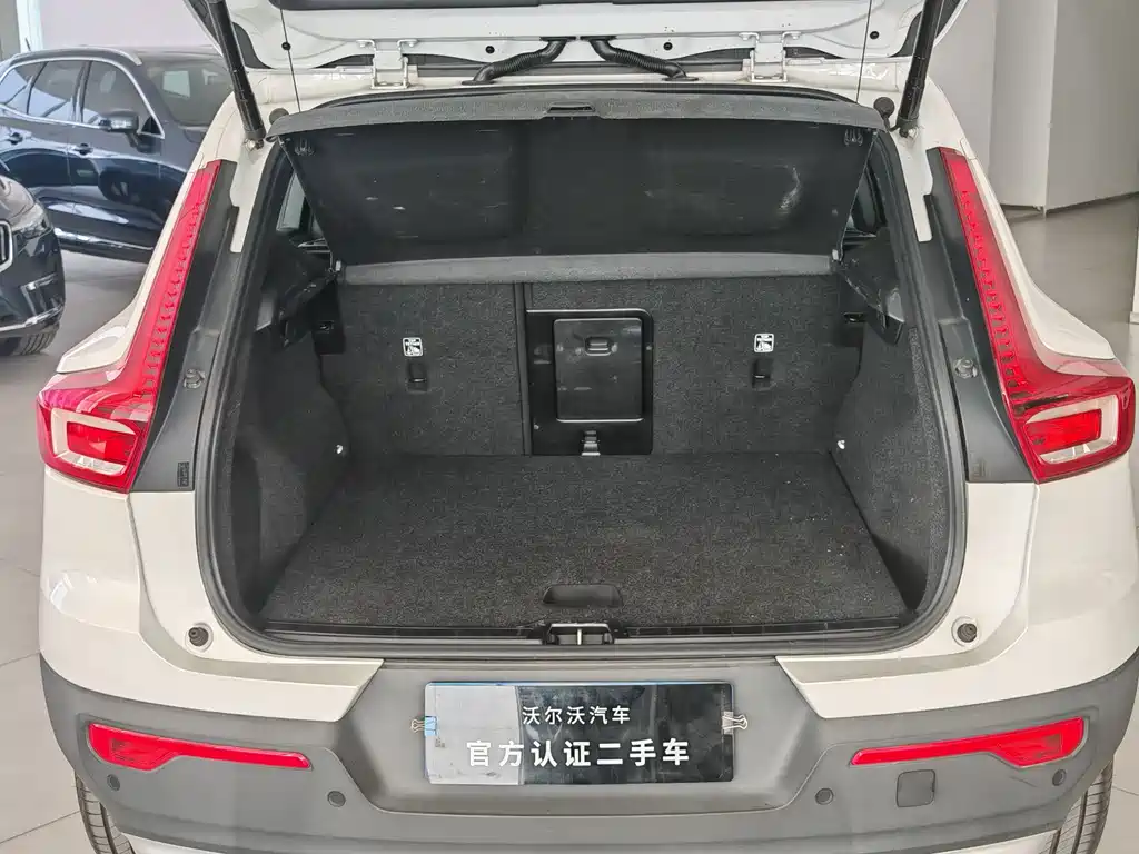 Volvo Volvo XC40 2025 B4 AWD Ultimate Luxury Edition 2024 - thumbnail 19