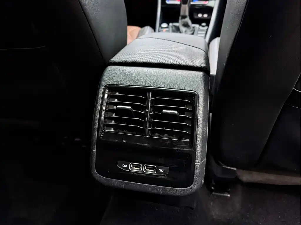 Volkswagen Volkswagen Sagitar 2023 300TSI DSG Excellence Edition 2022 - thumbnail 18