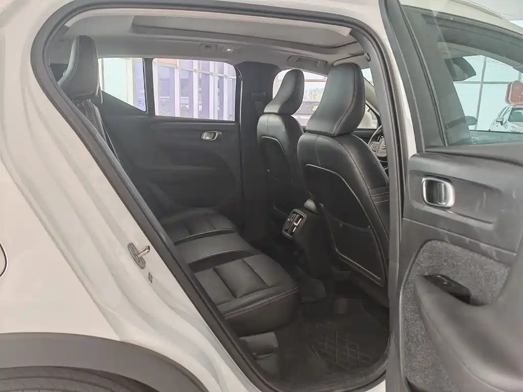 Volvo Volvo XC40 2025 B4 AWD Ultimate Luxury Edition 2024 - thumbnail 21