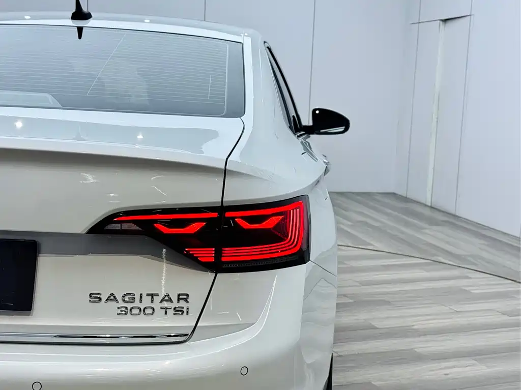 Volkswagen Volkswagen Sagitar 2023 300TSI DSG Excellence Edition 2022 - thumbnail 26