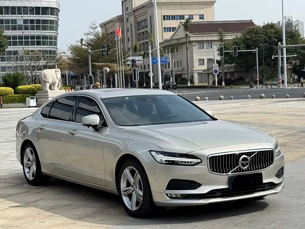 Volvo Volvo S90 2018 T4 IntelliSafe Pro 2018 - thumbnail 3