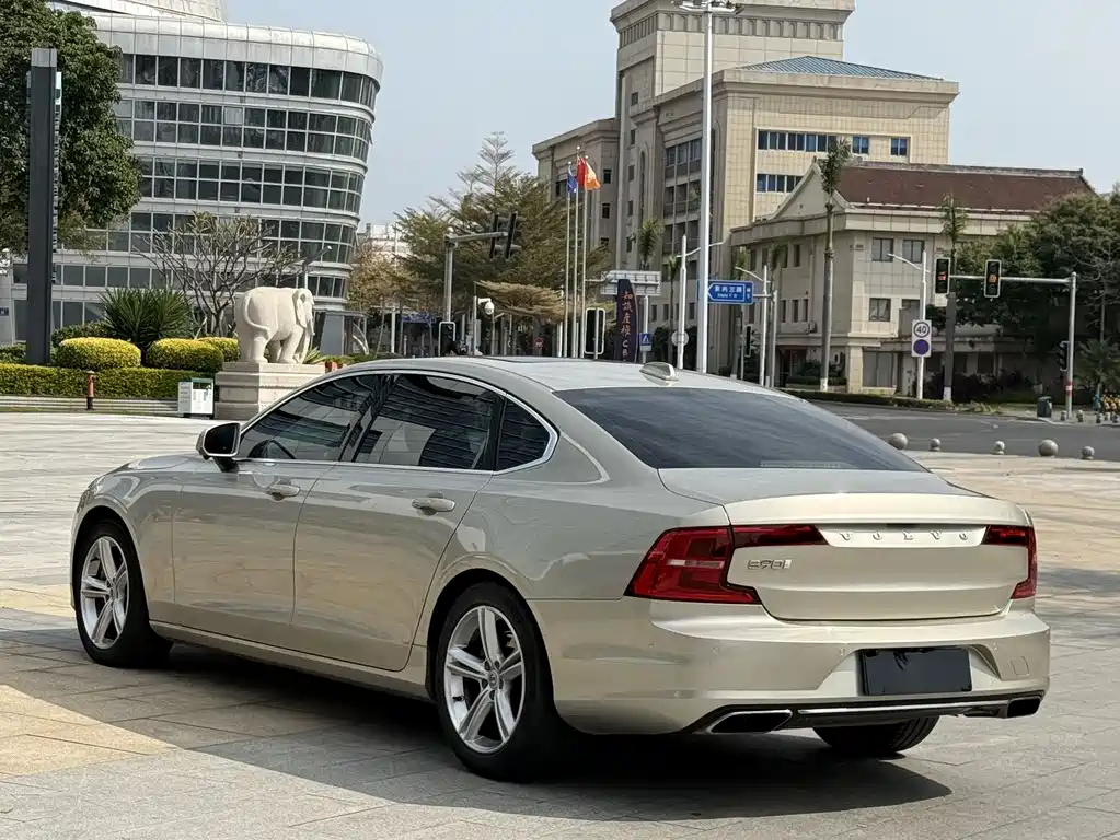 Volvo Volvo S90 2018 T4 IntelliSafe Pro 2018 - thumbnail 14