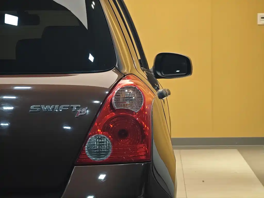 Suzuki Swift 2011 1.5L Automatic Sport Edition 2012 - thumbnail 25