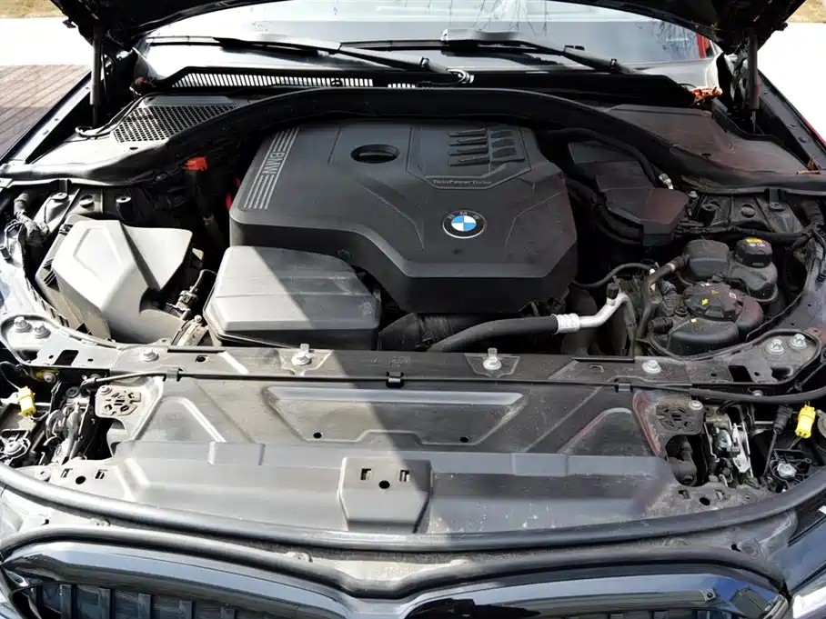 BMW BMW 3 Series 2022 330i M Sport Shadow Night Package 2022 - thumbnail 5