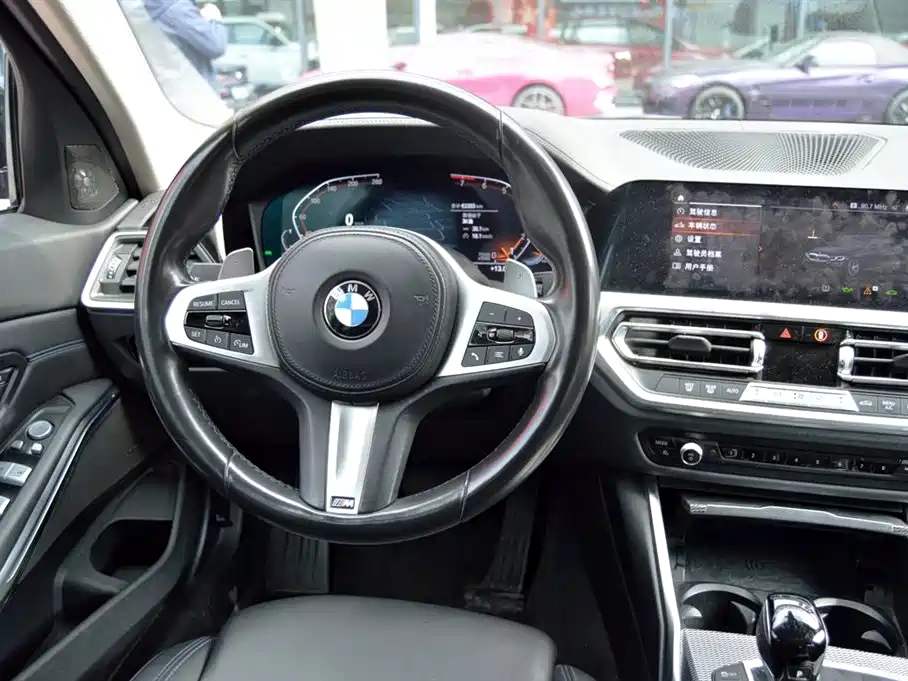 BMW BMW 3 Series 2022 330i M Sport Shadow Night Package 2022 - thumbnail 9
