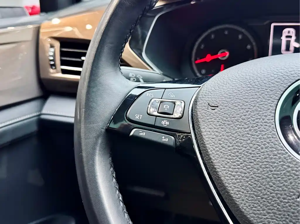 Volkswagen Tharu 2021 280TSI Front-Wheel Drive Luxury Plus Edition 2021 - thumbnail 4