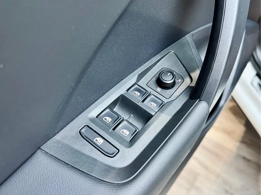 Volkswagen Tharu 2021 280TSI Front-Wheel Drive Luxury Plus Edition 2021 - thumbnail 13