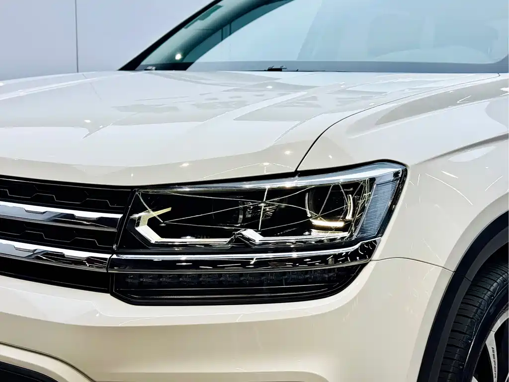 Volkswagen Tharu 2021 280TSI Front-Wheel Drive Luxury Plus Edition 2021 - thumbnail 24
