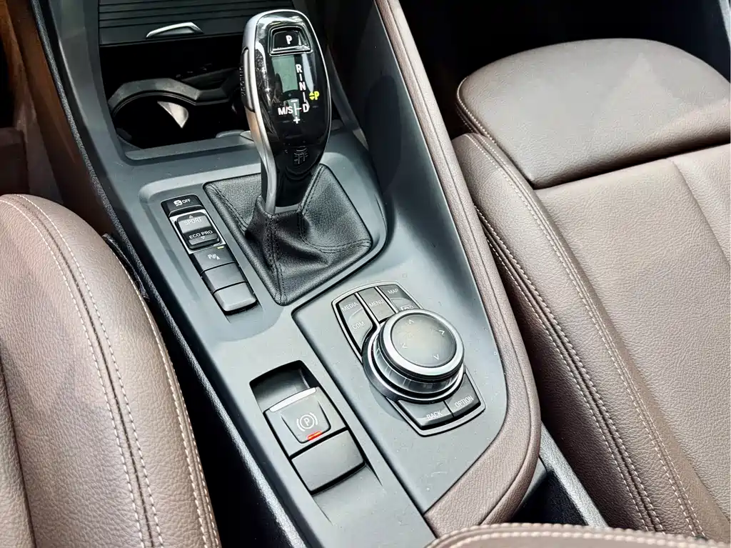 BMW BMW X1 2022 sDrive25Li Leading Edition 2023 - thumbnail 21