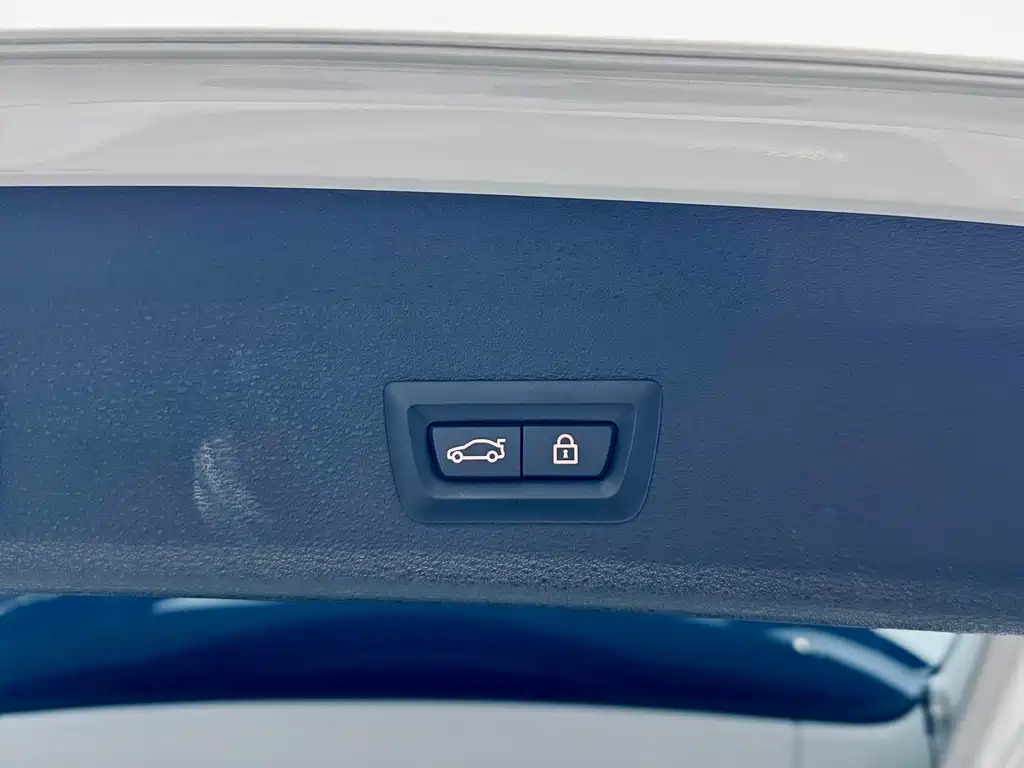 BMW BMW X1 2022 sDrive25Li Leading Edition 2023 - thumbnail 23
