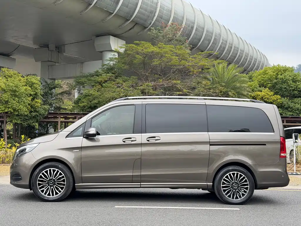 Mercedes-Benz Mercedes-Benz V-Class 2018 V 260 Exclusive Edition Euro V 2018 - thumbnail 7