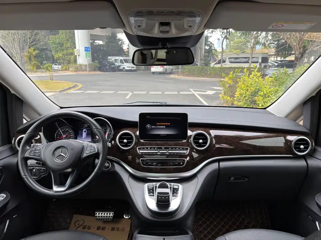 Mercedes-Benz Mercedes-Benz V-Class 2018 V 260 Exclusive Edition Euro V 2018 - thumbnail 11