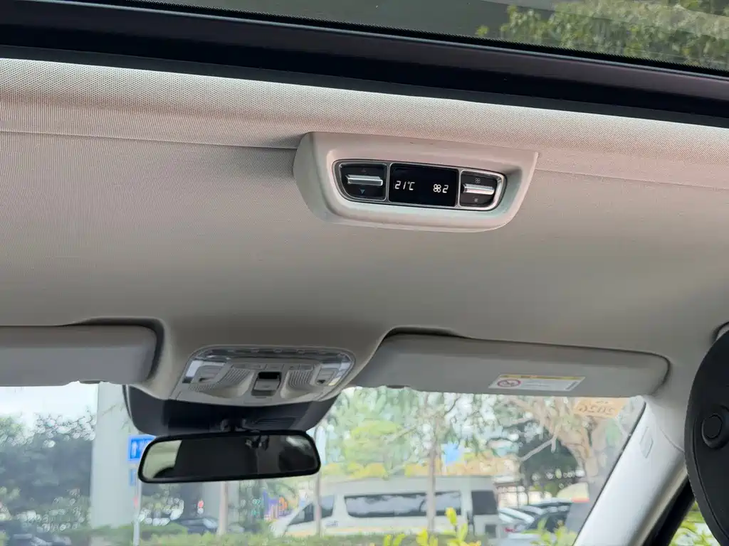 Mercedes-Benz Mercedes-Benz V-Class 2018 V 260 Exclusive Edition Euro V 2018 - thumbnail 17
