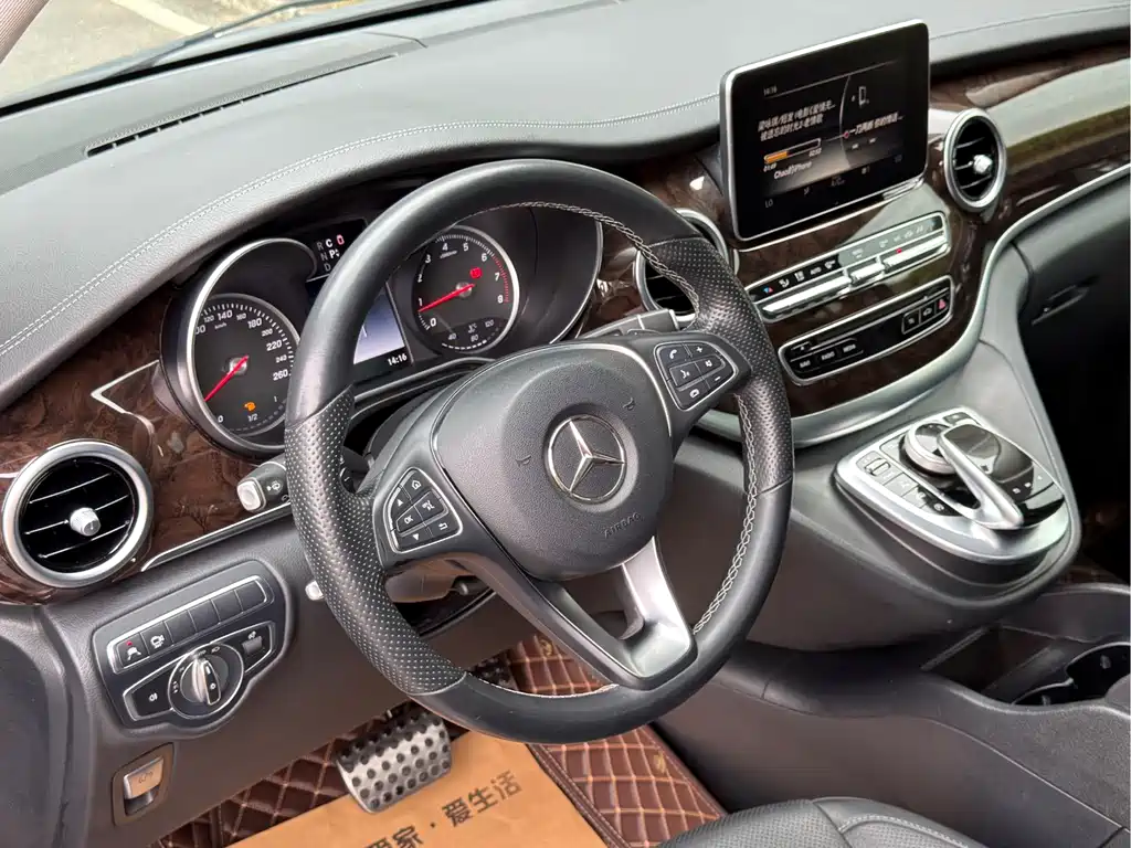 Mercedes-Benz Mercedes-Benz V-Class 2018 V 260 Exclusive Edition Euro V 2018 - thumbnail 19