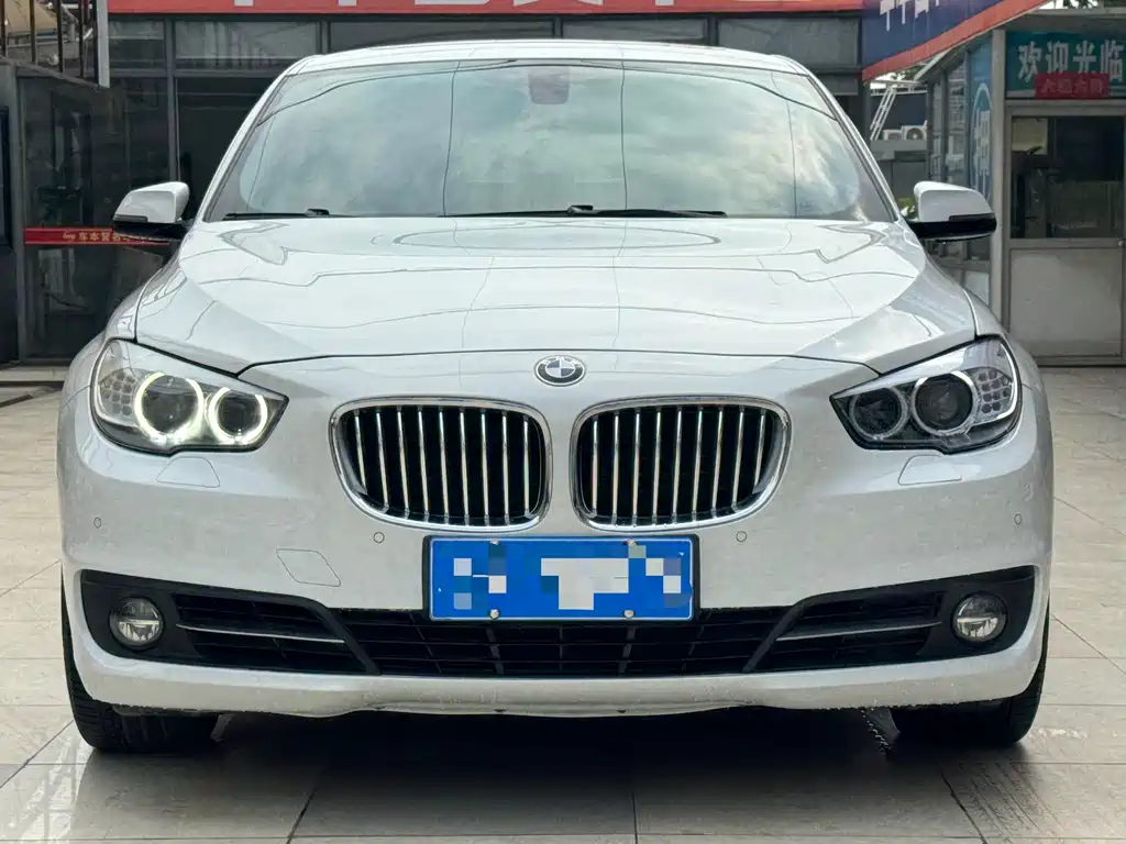 BMW BMW 5 Series GT 2015 535i xDrive Luxury Line 2017 - thumbnail 2