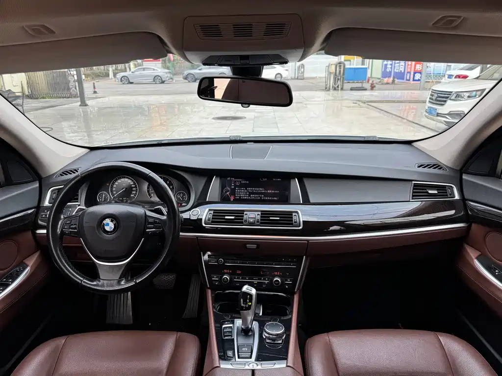BMW BMW 5 Series GT 2015 535i xDrive Luxury Line 2017 - thumbnail 8