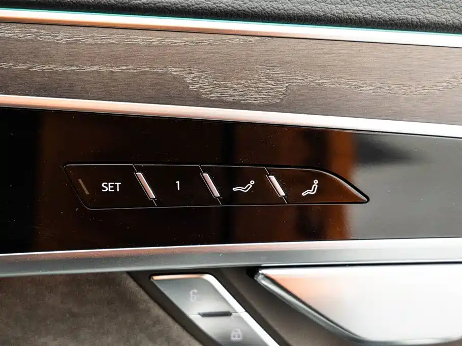 Audi Audi A8 2022 A8L 50 TFSI quattro Comfort Edition 2022 - thumbnail 17