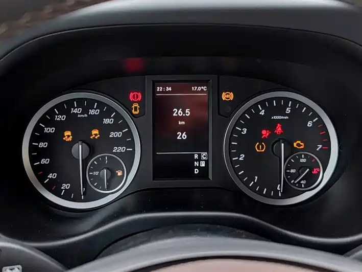 Mercedes-Benz Vito 2021 2.0T Business Edition 7-seater 2023 - thumbnail 5