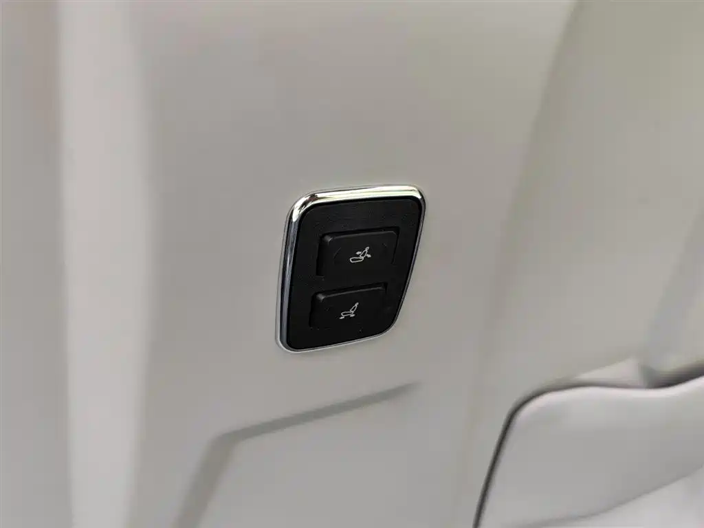 Mercedes-Benz Vito 2021 2.0T Business Edition 7-seater 2023 - thumbnail 28