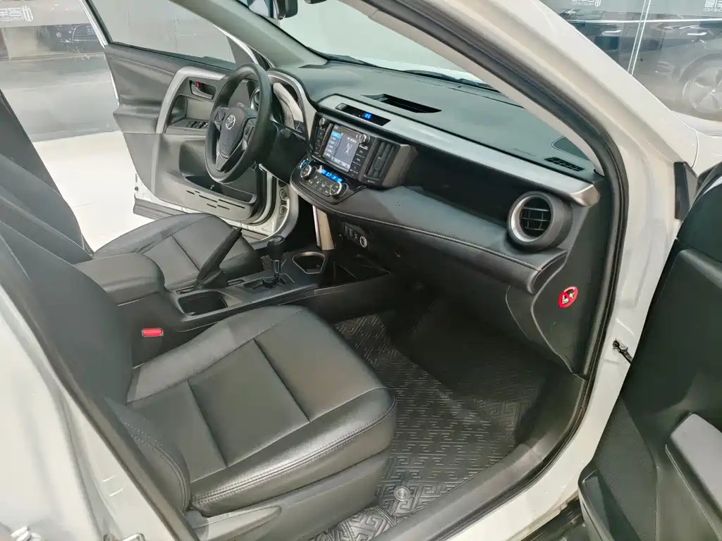 Toyota RAV4 2019 2.0L CVT 2WD Fashion X Limited Edition国VI 2019 - thumbnail 10