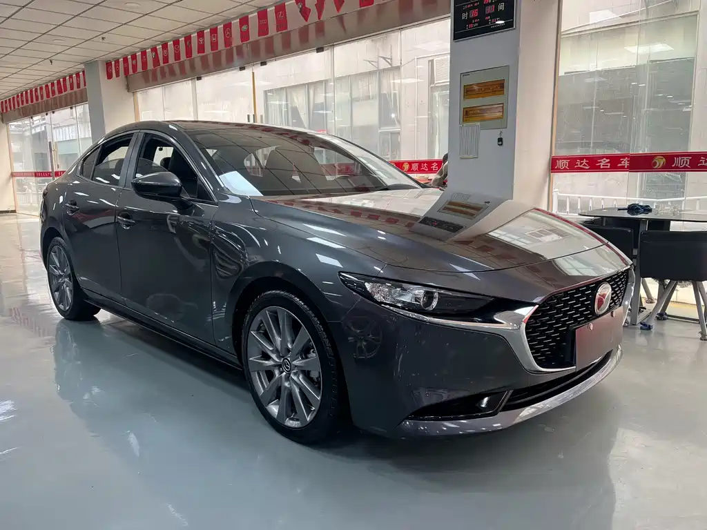Mazda Mazda 3 Axela 2022 2.0L Automatic Premium Edition 2023 - thumbnail 3