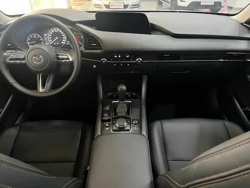 Mazda Mazda 3 Axela 2022 2.0L Automatic Premium Edition 2023 - thumbnail 12