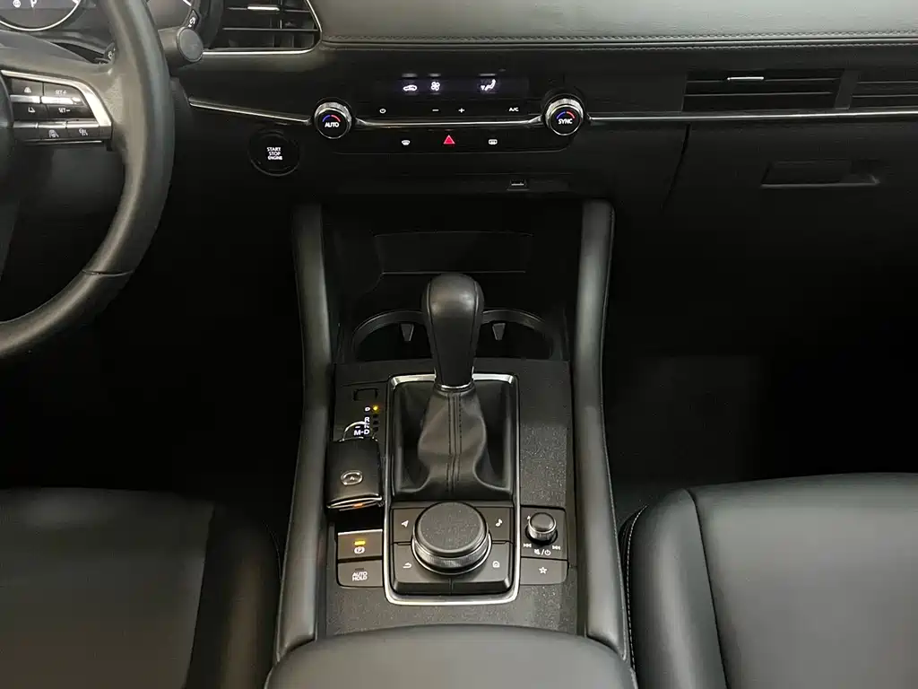 Mazda Mazda 3 Axela 2022 2.0L Automatic Premium Edition 2023 - thumbnail 13