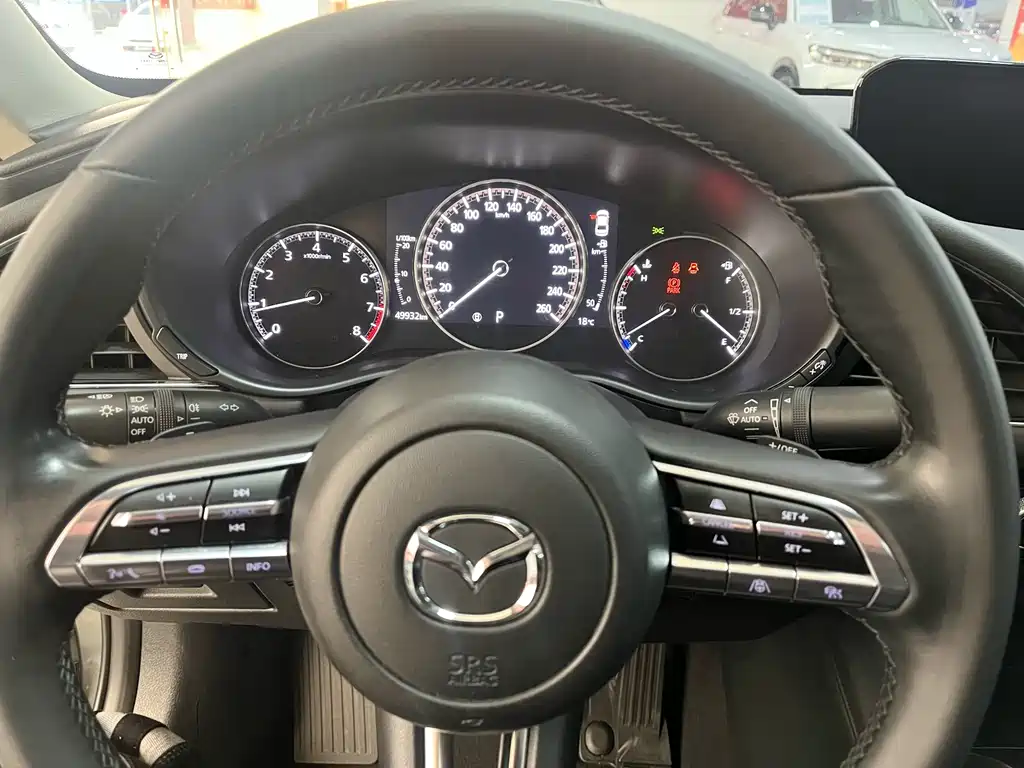 Mazda Mazda 3 Axela 2022 2.0L Automatic Premium Edition 2023 - thumbnail 15