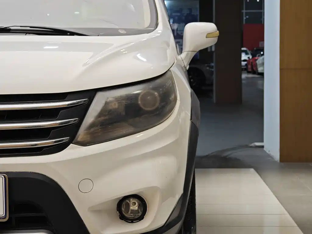 Dongfeng Fengxing Jingyi X5 2013 1.6L Manual Premium Edition China V 2012 - thumbnail 2