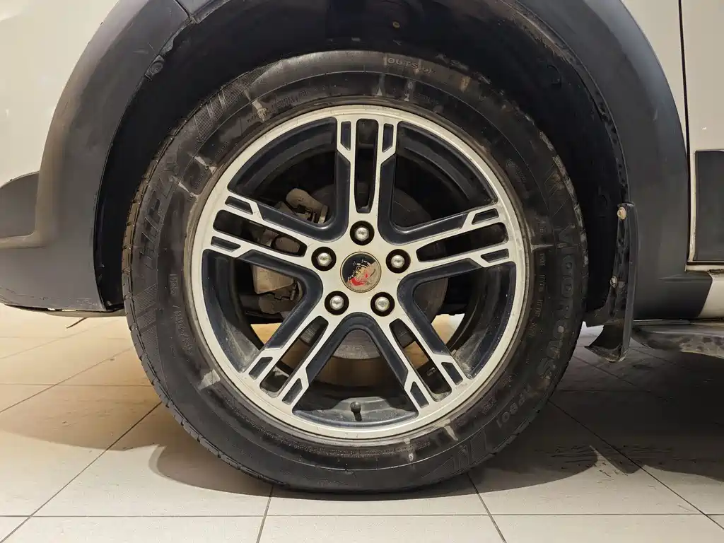 Dongfeng Fengxing Jingyi X5 2013 1.6L Manual Premium Edition China V 2012 - thumbnail 5