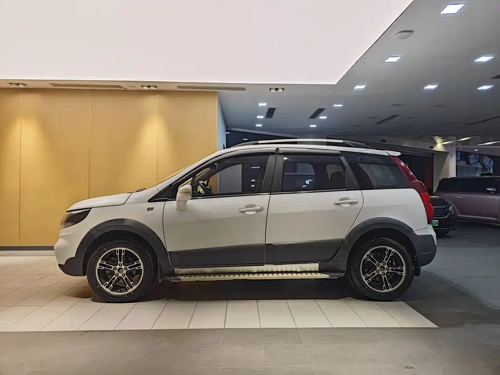 Dongfeng Fengxing Jingyi X5 2013 1.6L Manual Premium Edition China V 2012 - thumbnail 6