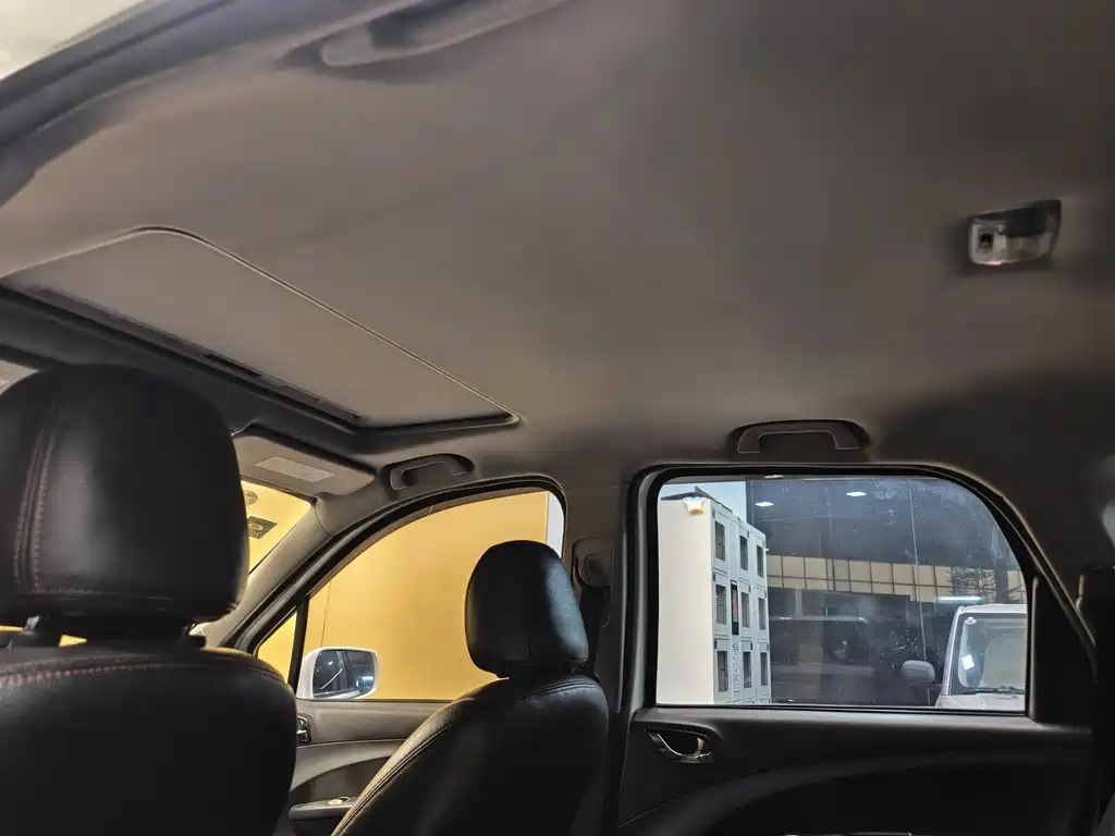 Dongfeng Fengxing Jingyi X5 2013 1.6L Manual Premium Edition China V 2012 - thumbnail 23