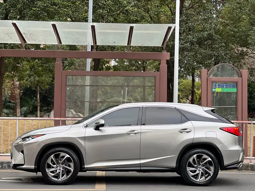 Lexus Lexus RX 300 AWD Elegant Edition 2016 Model VI 2019 - thumbnail 4
