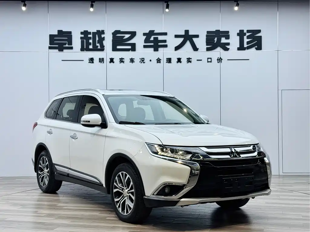 Mitsubishi Outlander 2018 2.4L AWD Premium Edition 5-seater 2018