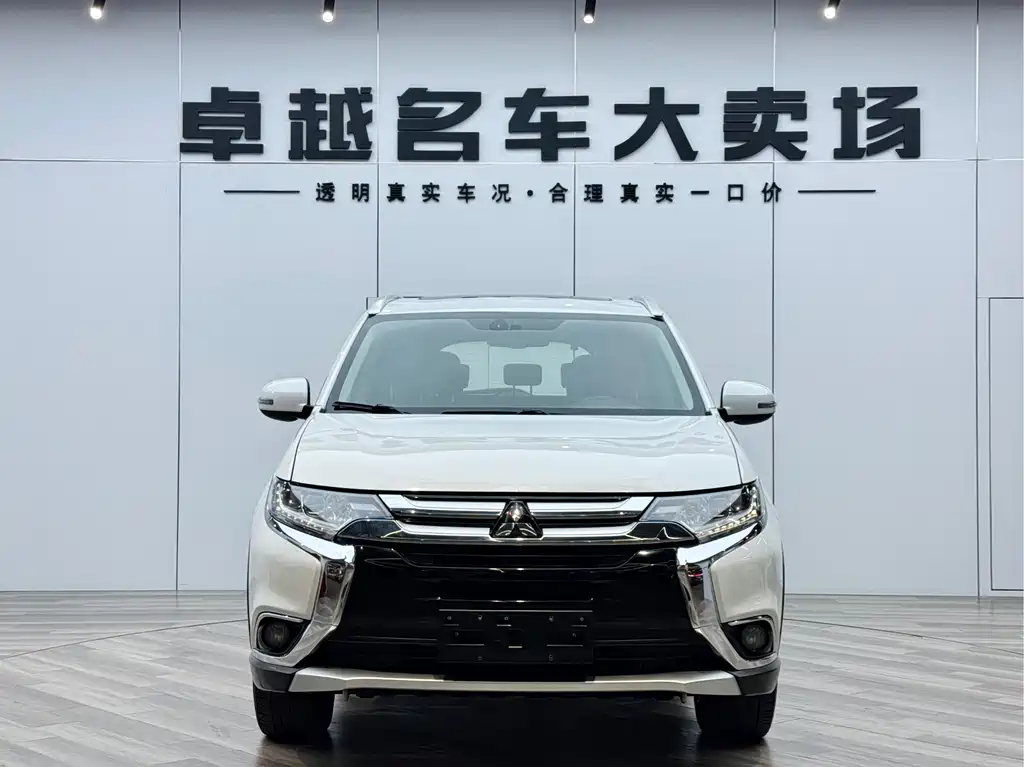 Mitsubishi Outlander 2018 2.4L AWD Premium Edition 5-seater 2018 - thumbnail 2