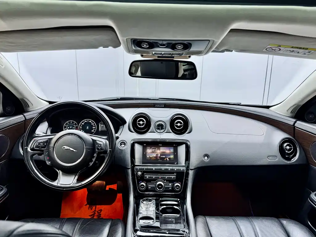 Jaguar Jaguar XJ 2016 XJL 2.0T RWD Elegant Business Edition 2016 - thumbnail 10